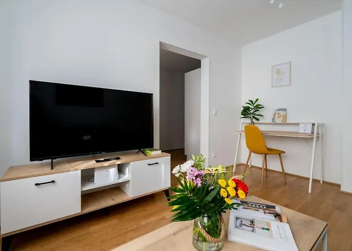 1br Haven With Swift Access By Hm Апартаменти