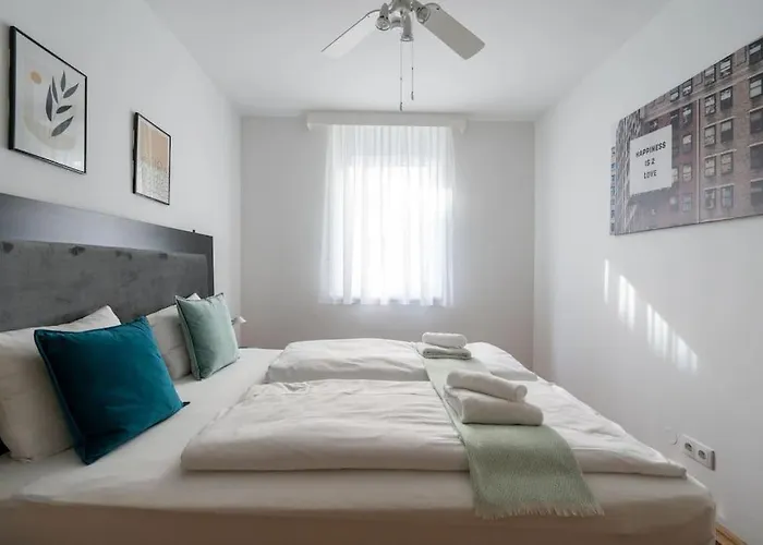 1br Haven With Swift Access By Hm *