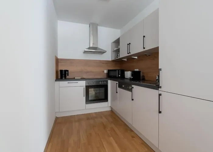 1br Haven With Swift Access By Hm Апартаменти *