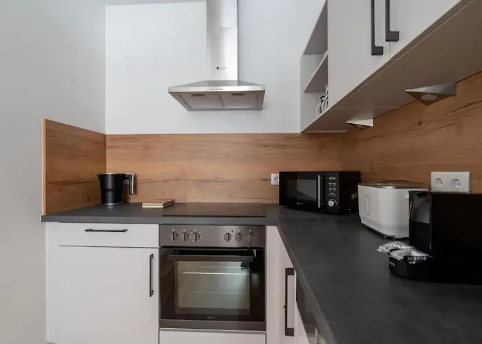 Апартаменти 1br Haven With Swift Access By Hm Відень