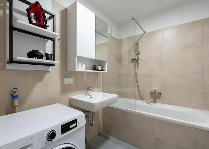 Апартаменти 1br Haven With Swift Access By Hm *